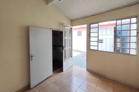 Casa à venda com 318m², 3 quartos e 3 vagas Casa à venda com 318m², 3 quartos e 3 vagasCasa 2 - Sala