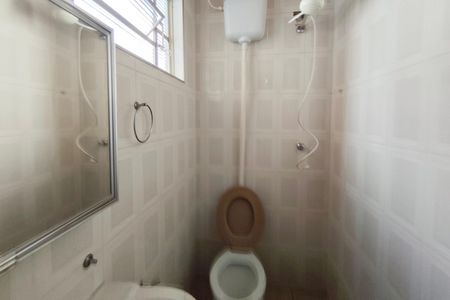 Casa à venda com 318m², 3 quartos e 3 vagas Casa à venda com 318m², 3 quartos e 3 vagasCasa 2 - Banheiro