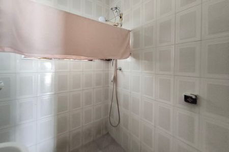 Casa à venda com 318m², 3 quartos e 3 vagas Casa à venda com 318m², 3 quartos e 3 vagasCasa 1 - Banheiro