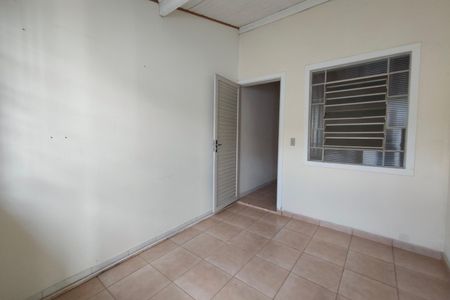 Casa à venda com 318m², 3 quartos e 3 vagas Casa à venda com 318m², 3 quartos e 3 vagasCasa 2 - Sala