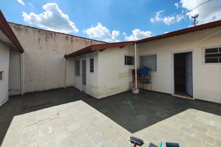 Casa à venda com 318m², 3 quartos e 3 vagas Casa à venda com 318m², 3 quartos e 3 vagasQuintal
