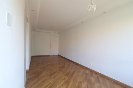 Apartamento para alugar com 72m², 2 quartos e 1 vagaSala