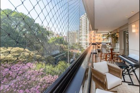 Apartamento à venda com 307m², 4 quartos e 5 vagasFoto 03