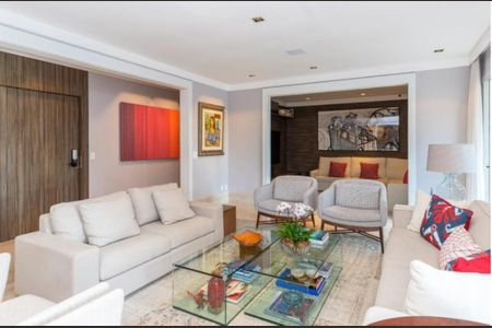 Apartamento à venda com 307m², 4 quartos e 5 vagasFoto 02