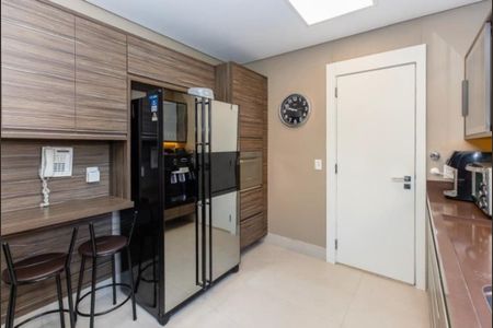 Apartamento à venda com 307m², 4 quartos e 5 vagasFoto 08