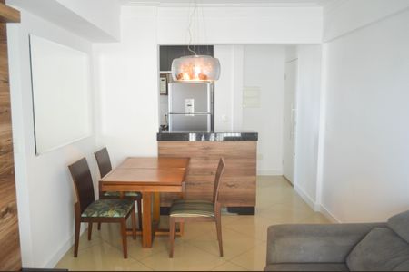 Apartamento à venda com 69m², 3 quartos e 1 vaga Apartamento à venda com 69m², 3 quartos e 1 vagaSala