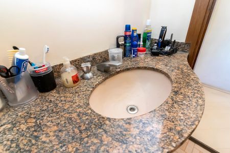 Casa à venda com 370m², 7 quartos e 4 vagasBanheiro 3