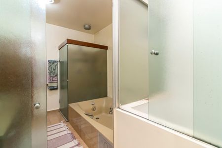 Casa à venda com 370m², 7 quartos e 4 vagasBanheiro da Suíte