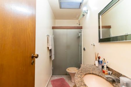 Casa à venda com 370m², 7 quartos e 4 vagasBanheiro 3