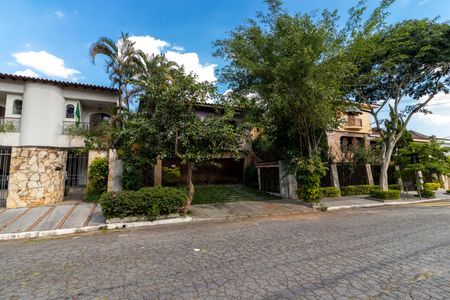 Casa à venda com 370m², 7 quartos e 4 vagasFachada
