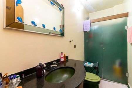 Casa à venda com 370m², 7 quartos e 4 vagasBanheiro 2