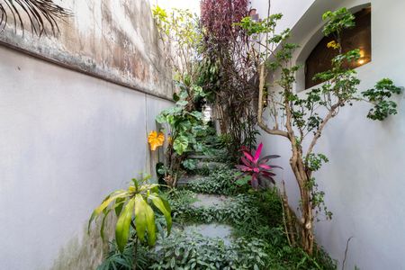 Casa à venda com 370m², 7 quartos e 4 vagasCorredor Lateral