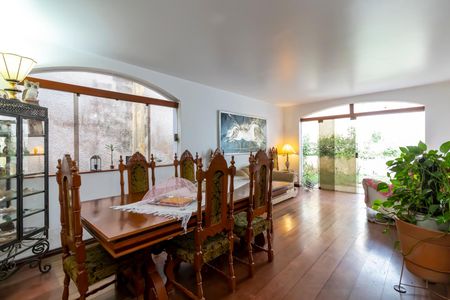 Casa à venda com 370m², 7 quartos e 4 vagasSala de Jantar