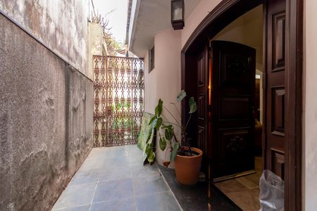 Casa à venda com 370m², 7 quartos e 4 vagasCorredor de Entrada