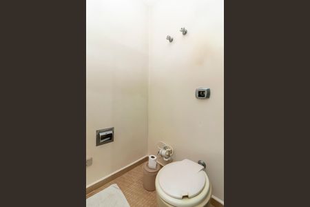 Casa à venda com 370m², 7 quartos e 4 vagasBanheiro da Suíte