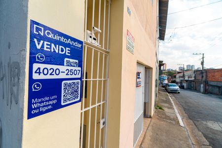 Casa à venda com 100m², 3 quartos e 1 vaga Casa à venda com 100m², 3 quartos e 1 vagaFachada e Placa