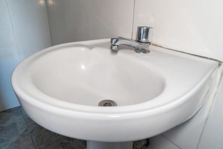 Casa à venda com 100m², 3 quartos e 1 vaga Casa à venda com 100m², 3 quartos e 1 vagaBanheiro da Suíte 1