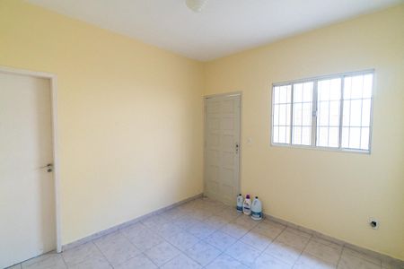 Casa à venda com 100m², 3 quartos e 1 vaga Casa à venda com 100m², 3 quartos e 1 vagaSala