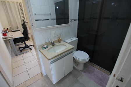 Casa de condomínio à venda com 120m², 4 quartos e 2 vagasQuarto 3 - Banheiro