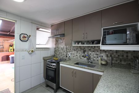 Casa de condomínio à venda com 120m², 4 quartos e 2 vagasCozinha