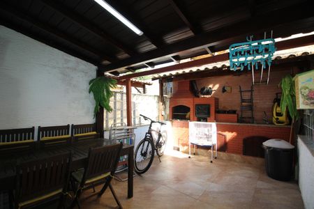 Casa de condomínio à venda com 120m², 4 quartos e 2 vagasÁrea Externa