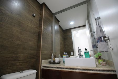 Casa de condomínio à venda com 120m², 4 quartos e 2 vagasLavabo