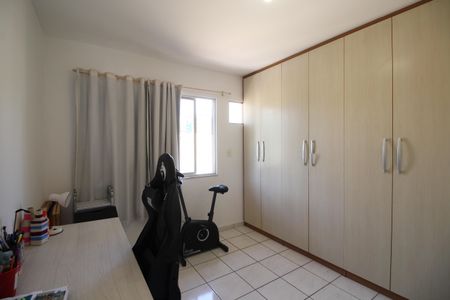 Casa de condomínio à venda com 120m², 4 quartos e 2 vagasQuarto 3 - Closet/Escritório