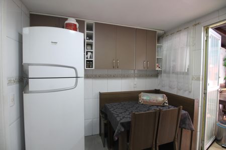 Casa de condomínio à venda com 120m², 4 quartos e 2 vagasCozinha