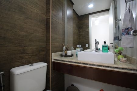 Casa de condomínio à venda com 120m², 4 quartos e 2 vagasLavabo