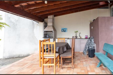 Casa à venda com 80m², 2 quartos e 3 vagasChurrasqueira