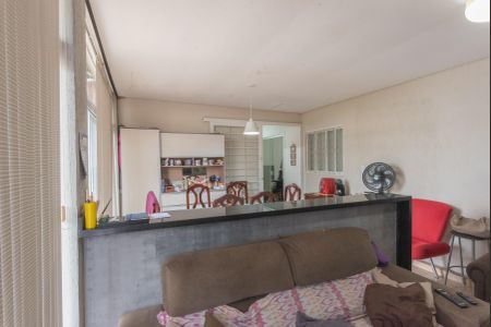 Casa à venda com 80m², 2 quartos e 3 vagasSala