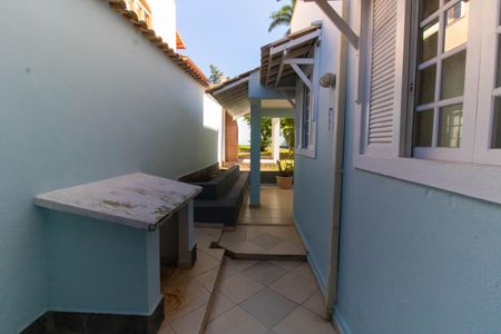 Casa à venda com 380m², 5 quartos e 3 vagas Casa à venda com 380m², 5 quartos e 3 vagasÁrea externa