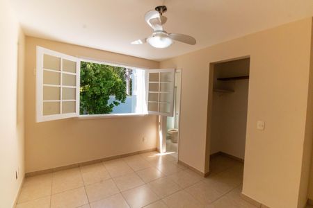 Casa à venda com 380m², 5 quartos e 3 vagas Casa à venda com 380m², 5 quartos e 3 vagasSuíte 1