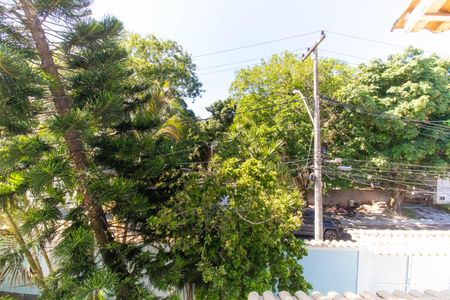 Casa à venda com 380m², 5 quartos e 3 vagas Casa à venda com 380m², 5 quartos e 3 vagasVista da Suíte 2