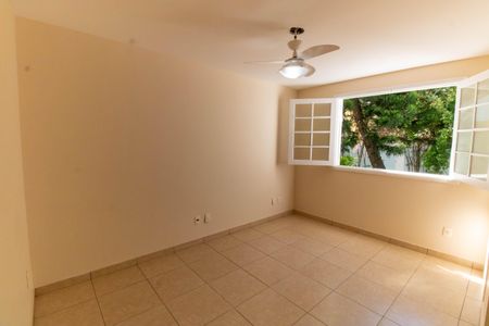 Casa à venda com 380m², 5 quartos e 3 vagas Casa à venda com 380m², 5 quartos e 3 vagasSuíte 1