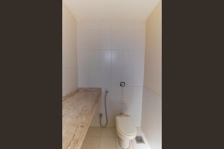 Casa à venda com 380m², 5 quartos e 3 vagas Casa à venda com 380m², 5 quartos e 3 vagasBanheiro da Suíte 5