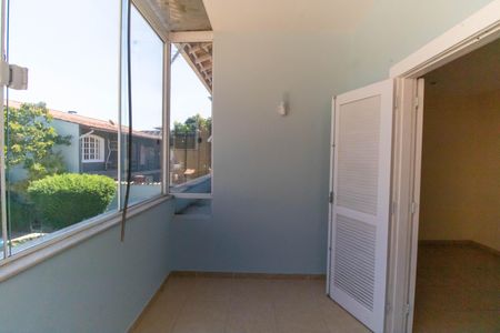 Casa à venda com 380m², 5 quartos e 3 vagas Casa à venda com 380m², 5 quartos e 3 vagasVaranda da Suíte 4