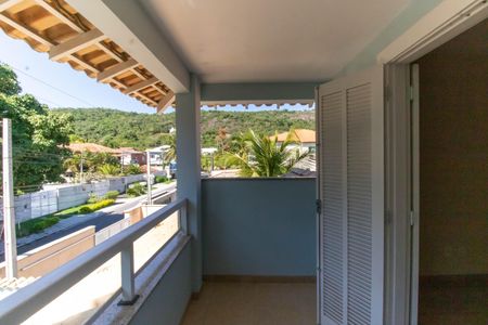 Casa à venda com 380m², 5 quartos e 3 vagas Casa à venda com 380m², 5 quartos e 3 vagasVaranda da Suíte 3