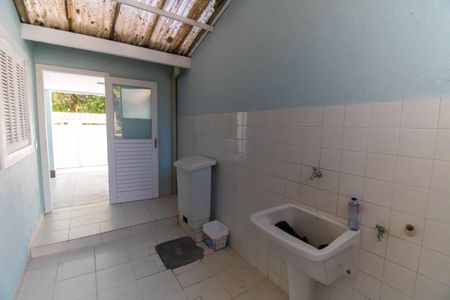 Casa à venda com 380m², 5 quartos e 3 vagas Casa à venda com 380m², 5 quartos e 3 vagasÁrea de Serviço