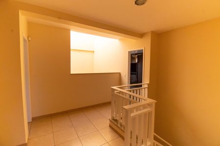 Casa à venda com 380m², 5 quartos e 3 vagas Casa à venda com 380m², 5 quartos e 3 vagasHall