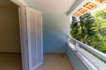 Casa à venda com 380m², 5 quartos e 3 vagas Casa à venda com 380m², 5 quartos e 3 vagasVaranda da Suíte 3