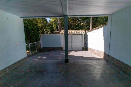 Casa à venda com 380m², 5 quartos e 3 vagas Casa à venda com 380m², 5 quartos e 3 vagasGaragem