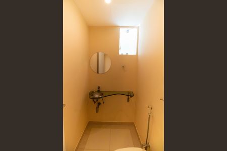 Casa à venda com 380m², 5 quartos e 3 vagas Casa à venda com 380m², 5 quartos e 3 vagasLavabo