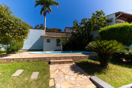 Casa à venda com 380m², 5 quartos e 3 vagas Casa à venda com 380m², 5 quartos e 3 vagasVista da Sala