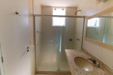 Casa à venda com 380m², 5 quartos e 3 vagas Casa à venda com 380m², 5 quartos e 3 vagasBanheiro da Suíte 5