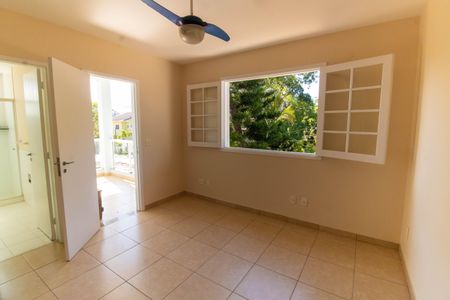 Casa à venda com 380m², 5 quartos e 3 vagas Casa à venda com 380m², 5 quartos e 3 vagasSuíte 2