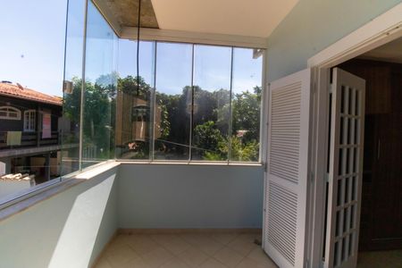Casa à venda com 380m², 5 quartos e 3 vagas Casa à venda com 380m², 5 quartos e 3 vagasVaranda da Suíte 5