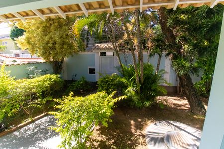 Casa à venda com 380m², 5 quartos e 3 vagas Casa à venda com 380m², 5 quartos e 3 vagasVista do Quarto