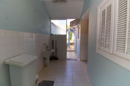 Casa à venda com 380m², 5 quartos e 3 vagas Casa à venda com 380m², 5 quartos e 3 vagasÁrea de Serviço