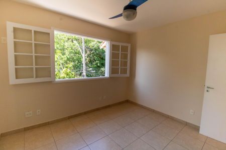 Casa à venda com 380m², 5 quartos e 3 vagas Casa à venda com 380m², 5 quartos e 3 vagasSuíte 2